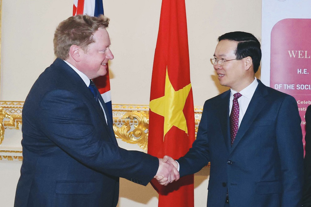 Executive Headmaster of RGSV Mr. Shaun Fenton welcomed Vietnam President Vo Van Thuong at the invitation of the Vietnamese Embassy in London.